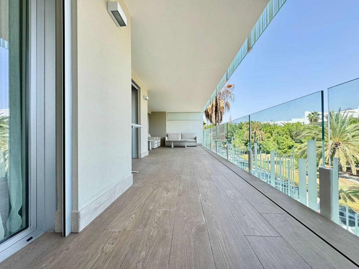 3 bedroom Apartment for sale in San Pedro de Alcantara with pool garage - € 1,150,000 (Ref: 9425374)