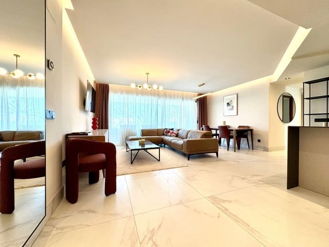 3 makuuhuone Huoneisto myytävänä paikassa San Pedro de Alcantara, Marbella mukana uima-altaan 
autotalli - 1 150 000 € (Ref: 9425374)