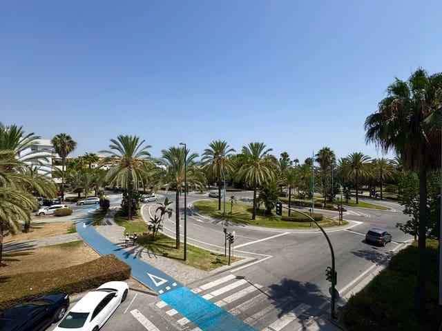 3 makuuhuone Huoneisto myytävänä paikassa San Pedro de Alcantara, Marbella mukana uima-altaan 
autotalli - 1 150 000 € (Ref: 9425374)