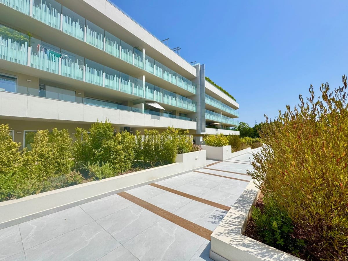 3 bedroom Apartment for sale in San Pedro de Alcantara with pool garage - € 1,150,000 (Ref: 9425374)