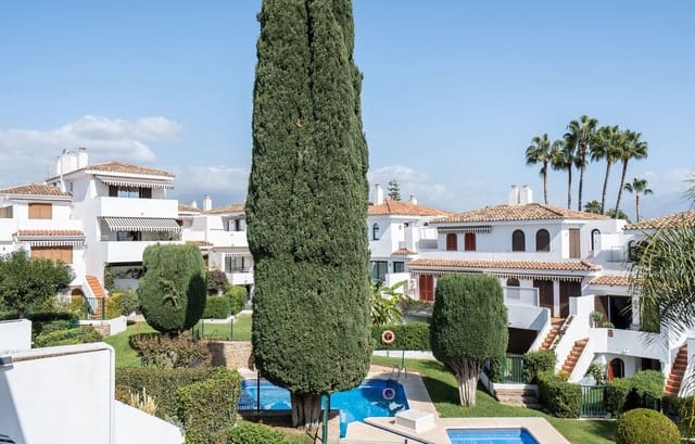 3 soverom Hus til salgs i Costalita, Estepona med svømmebasseng garasje - € 680 000 (Ref: 9425385)