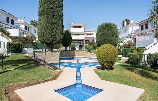 3 soverom Hus til salgs i Costalita, Estepona med svømmebasseng garasje - € 680 000 (Ref: 9425385)