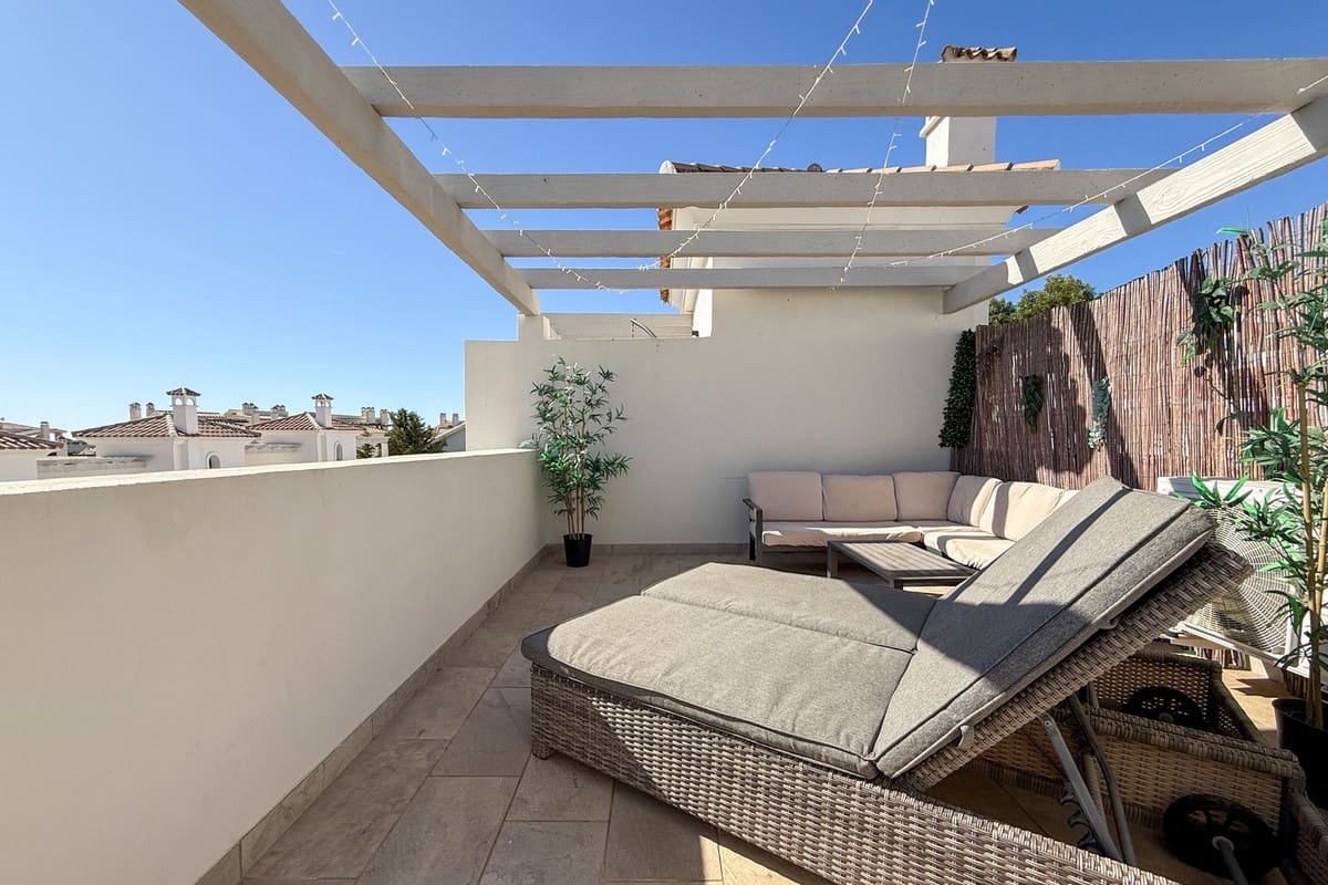 3 soverom Hus til salgs i El Paraiso med svømmebasseng garasje - € 570 000 (Ref: 9425386)