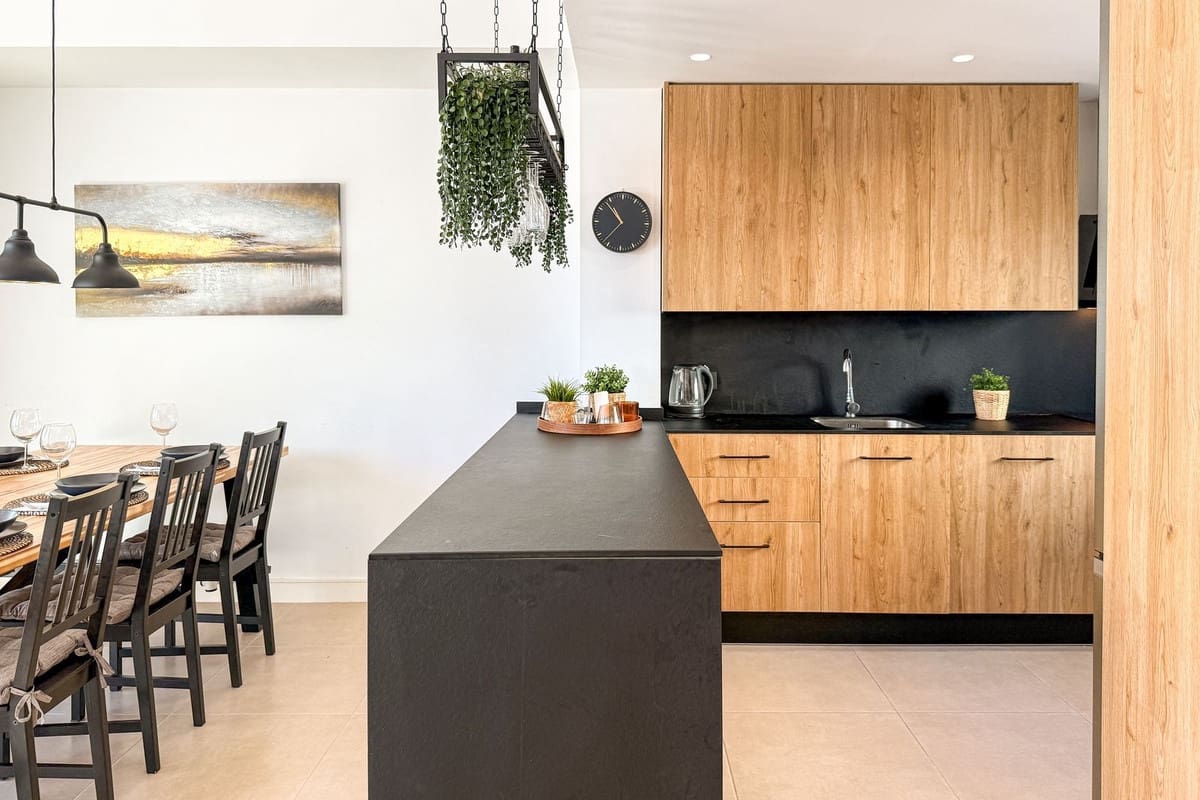 3 soverom Hus til salgs i El Paraiso med svømmebasseng garasje - € 570 000 (Ref: 9425386)