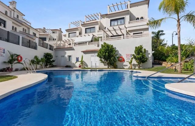 3 soverom Hus til salgs i El Paraiso, Estepona med svømmebasseng garasje - € 570 000 (Ref: 9425386)
