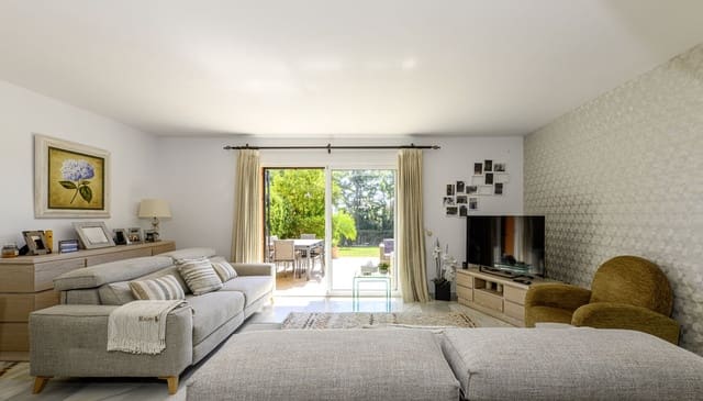 3 soveværelse Byhus til salg i La Atalaya, Villanueva de Algaidas med swimmingpool garage - € 475.000 (Ref: 9425387)