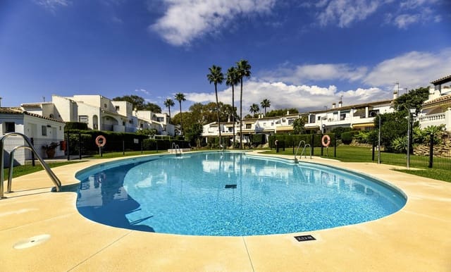 3 soveværelse Byhus til salg i La Atalaya, Villanueva de Algaidas med swimmingpool garage - € 475.000 (Ref: 9425387)