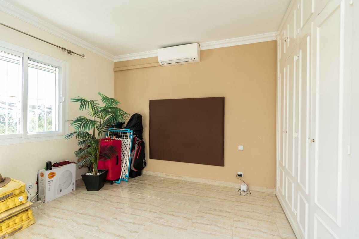 3 soverom Leilighet til salgs i El Paraiso med svømmebasseng - € 345 000 (Ref: 9425389)