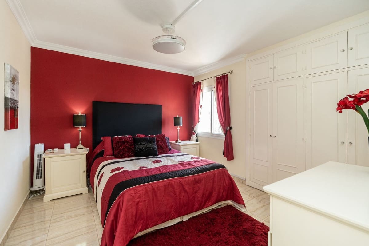 3 soverom Leilighet til salgs i El Paraiso med svømmebasseng - € 345 000 (Ref: 9425389)