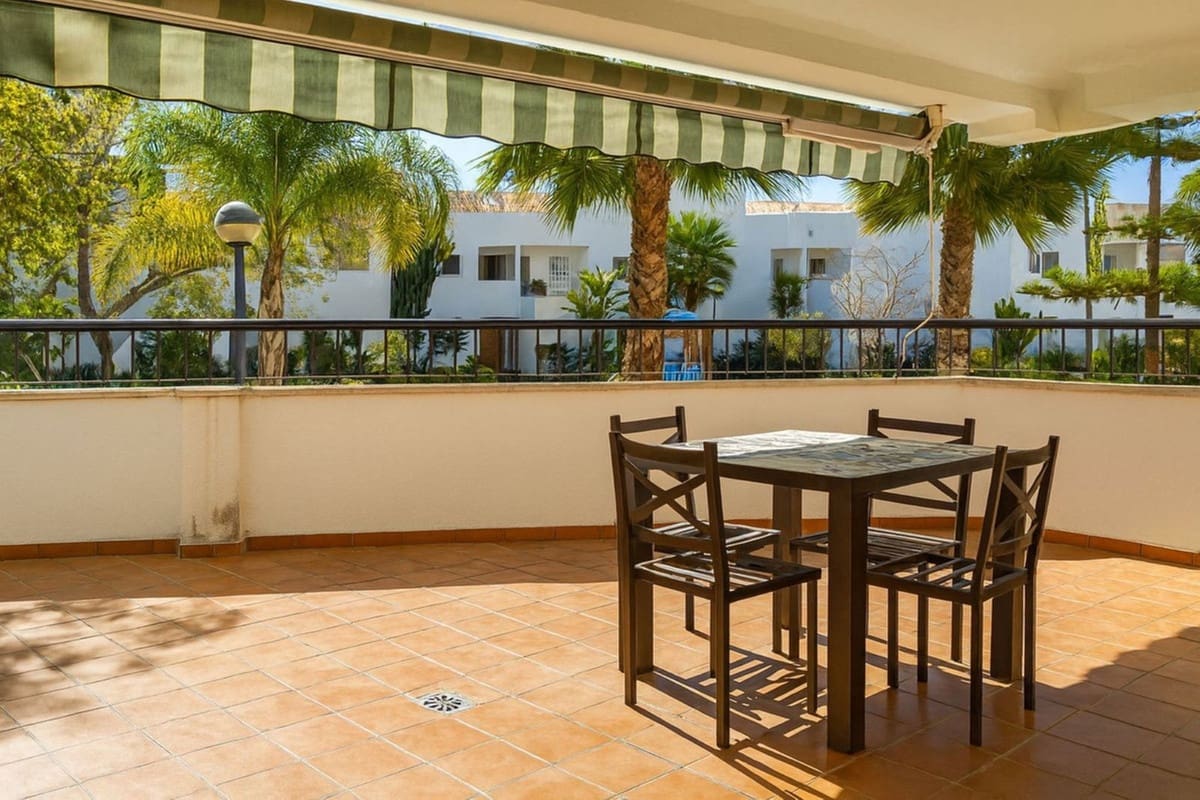 2 soverom Leilighet til salgs i Guadalmina med svømmebasseng garasje - € 399 000 (Ref: 9425420)