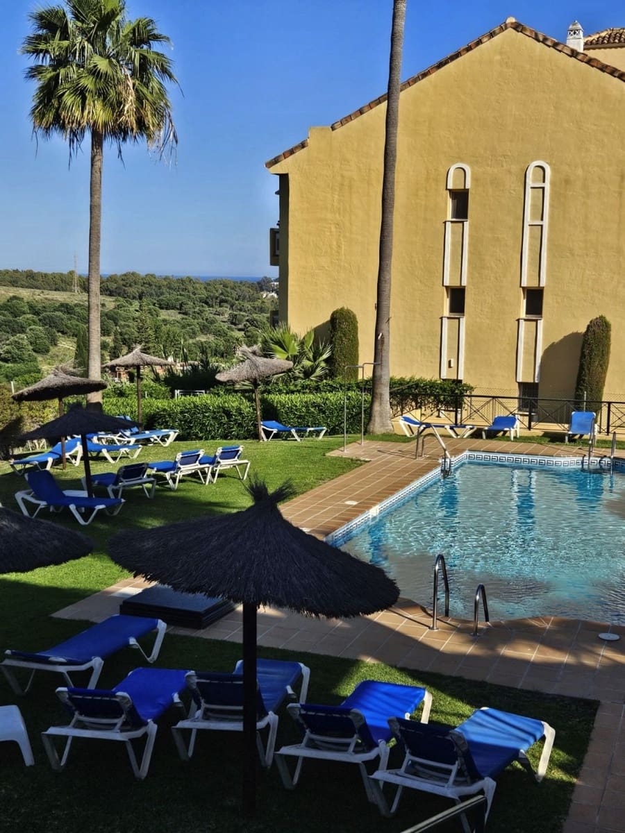 2 chambre Appartement à vendre à Estepona avec piscine garage - 340 000 € (Ref: 9425422)