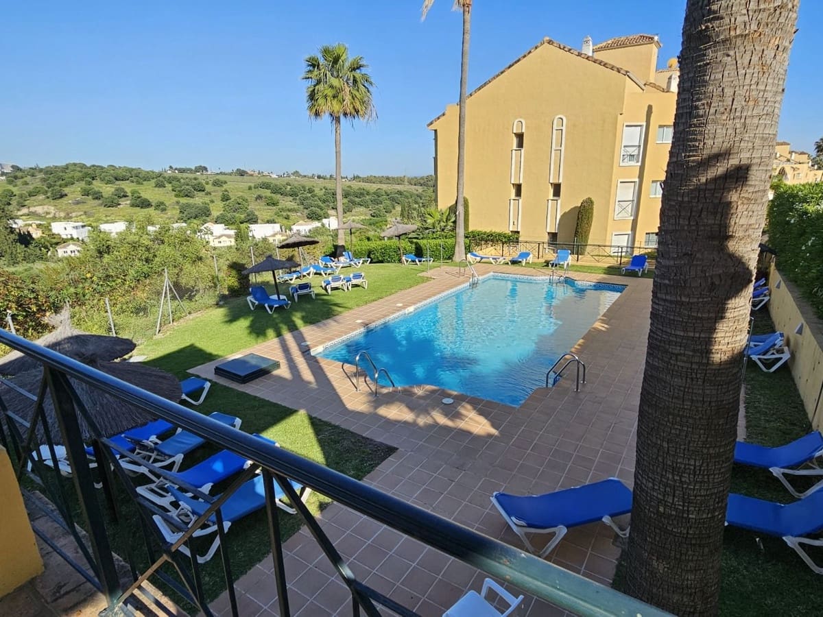 2 chambre Appartement à vendre à Estepona avec piscine garage - 340 000 € (Ref: 9425422)