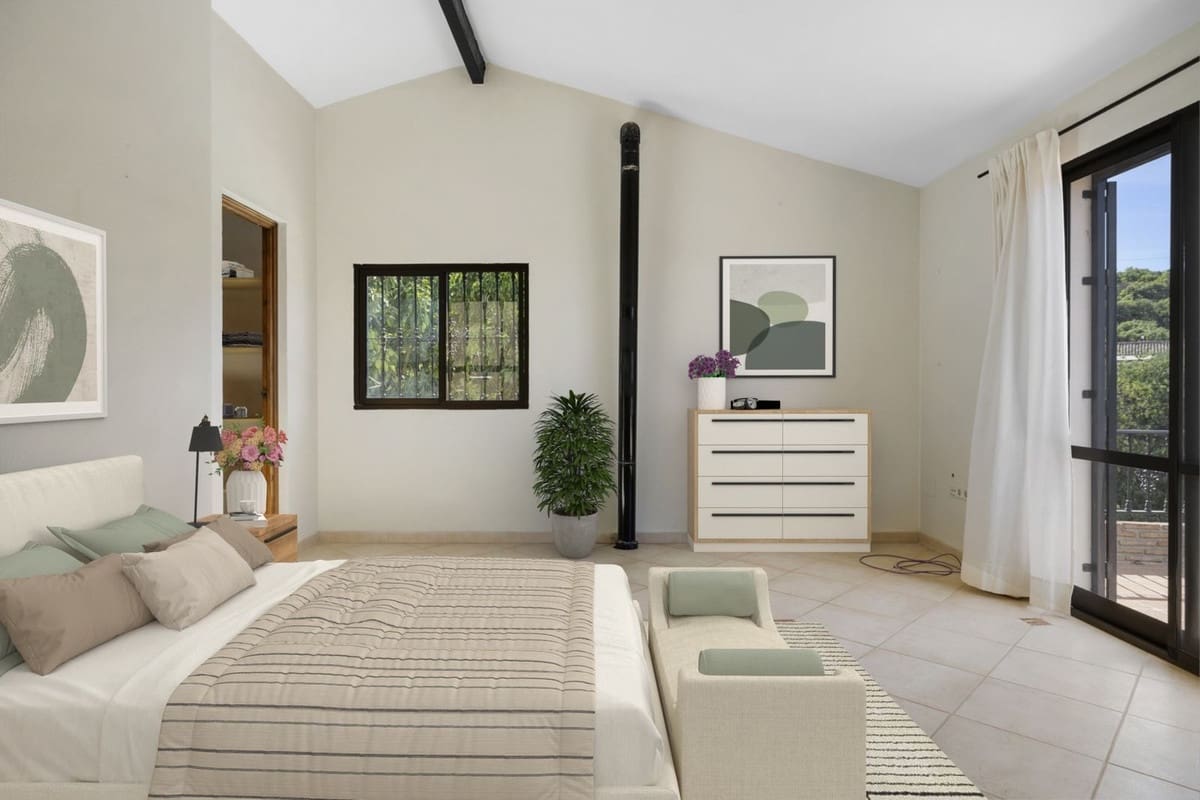 4 soverom Villa til salgs i Coin med svømmebasseng garasje - € 500 000 (Ref: 9425423)