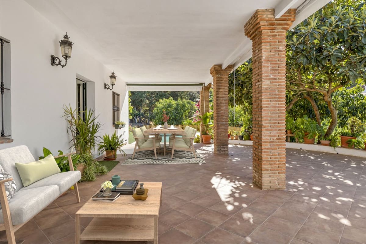 4 soverom Villa til salgs i Coin med svømmebasseng garasje - € 500 000 (Ref: 9425423)