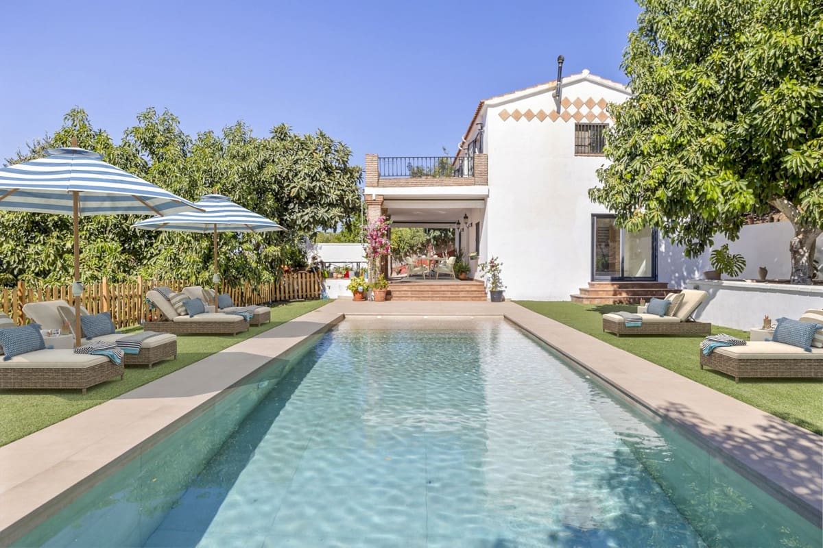 4 soverom Villa til salgs i Coin med svømmebasseng garasje - € 500 000 (Ref: 9425423)