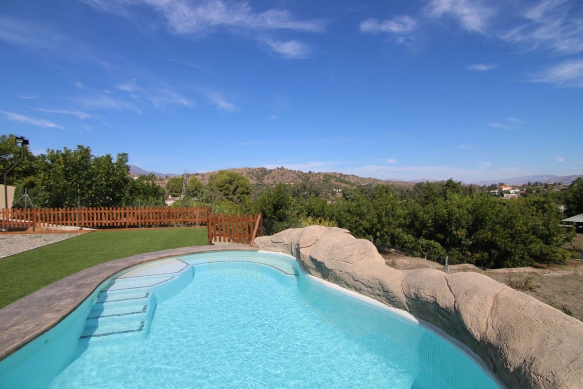 3 soverom Villa til salgs i Coin med svømmebasseng garasje - € 285 000 (Ref: 9425425)