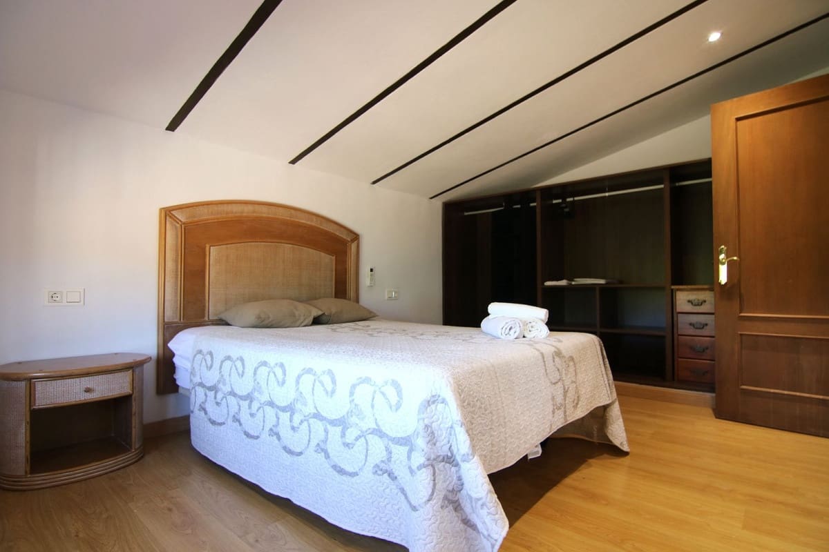 3 soverom Villa til salgs i Coin med svømmebasseng garasje - € 285 000 (Ref: 9425425)