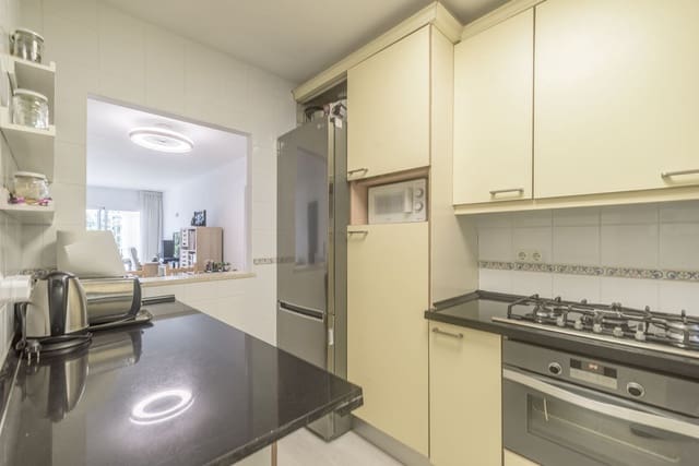 2 quarto Apartamento para venda em Estepona com piscina - 315 000 € (Ref: 9427999)