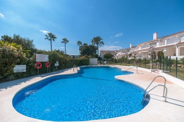 2 quarto Apartamento para venda em Estepona com piscina - 315 000 € (Ref: 9427999)