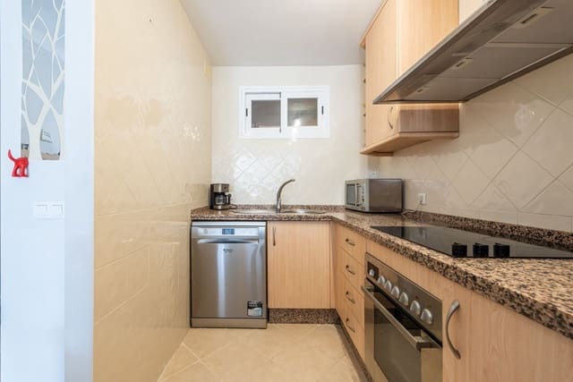 2 Zimmer Apartment zu verkaufen in Elviria, Marbella mit Pool Garage - 359.000 € (Ref: 9428242)