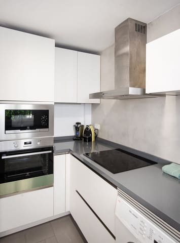 2 soveværelse Lejlighed til salg i San Pedro de Alcantara, Marbella med swimmingpool - € 659.000 (Ref: 9428763)