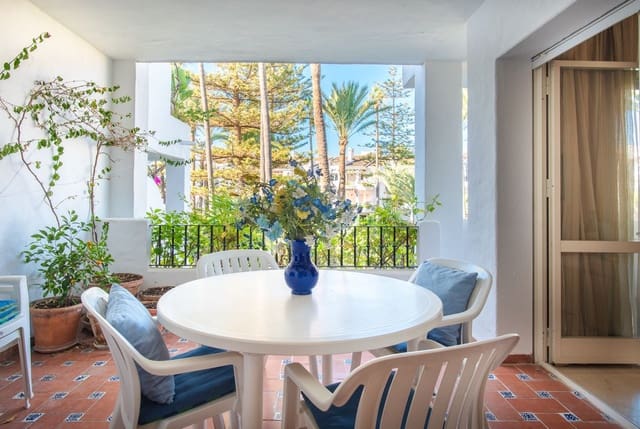 2 soveværelse Lejlighed til salg i San Pedro de Alcantara, Marbella med swimmingpool - € 659.000 (Ref: 9428763)