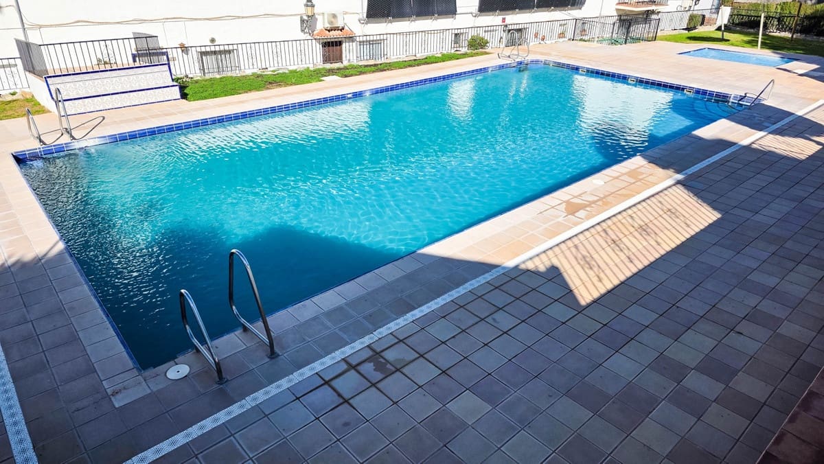 2 sypialnia Dom na sprzedaż w Manilva z basenem - 215 000 € (Ref: 9432408)