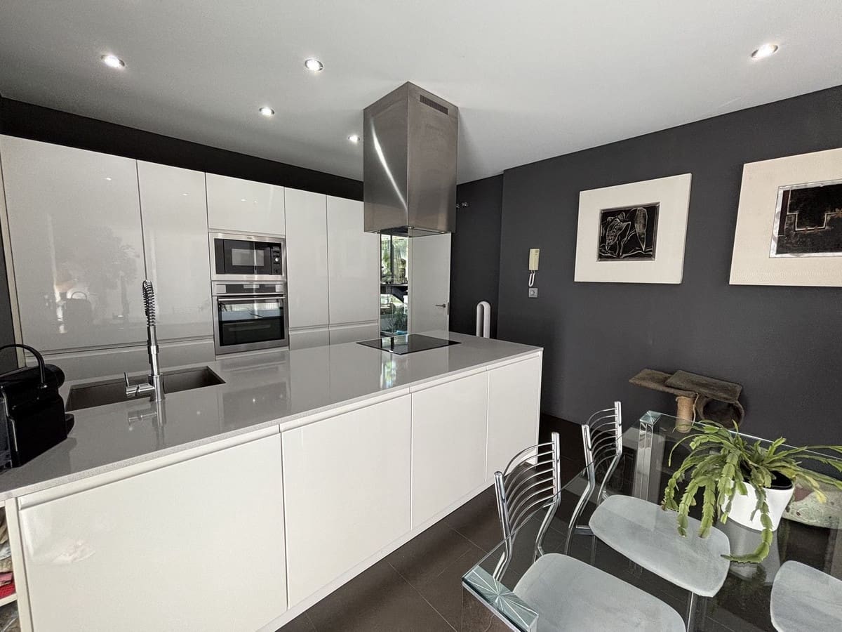 5 slaapkamer Villa te koop in La Cala de Mijas met zwembad garage - € 1.650.000 (Ref: 9432410)