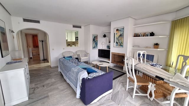 2 soveværelse Lejlighed til salg i Elviria, Marbella med swimmingpool - € 395.000 (Ref: 9432488)