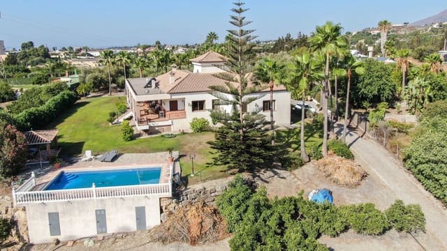 3 quarto Quinta/Casa Rural para venda em El Padrón, Estepona com piscina - 2 400 000 € (Ref: 9436116)