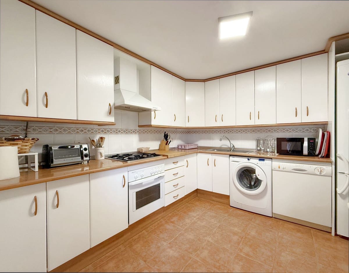 4 sovrum Hus till salu i Bahia de Casares med pool garage - 880 000 € (Ref: 9436119)