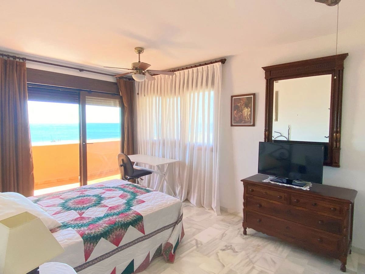 4 sovrum Hus till salu i Bahia de Casares med pool garage - 880 000 € (Ref: 9436119)