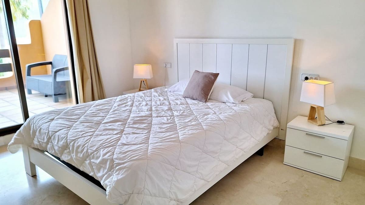 2 soveværelse Lejlighed til salg i Bahia de Casares med swimmingpool garage - € 350.000 (Ref: 9438369)