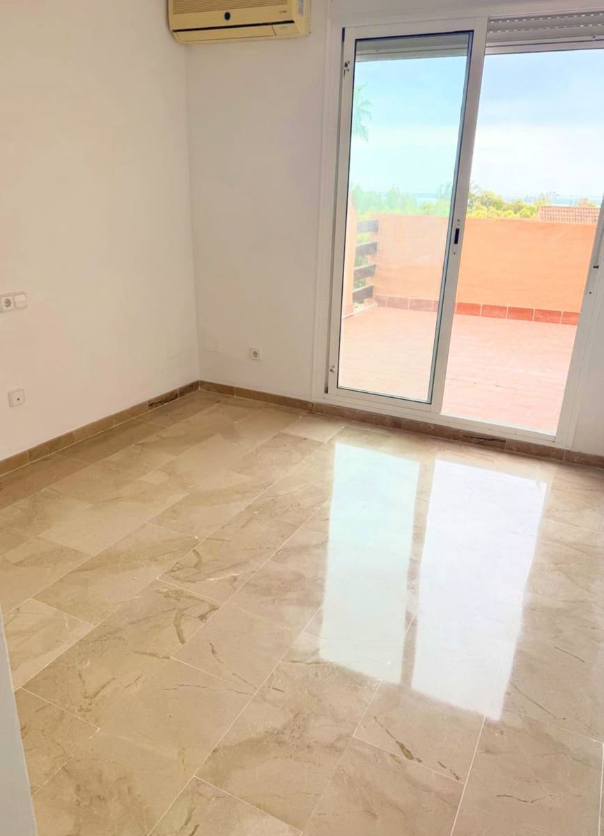 3 makuuhuone Kattohuoneisto myytävänä paikassa Bahia de Casares mukana uima-altaan - 349 000 € (Ref: 9438370)