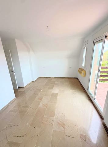 3 makuuhuone Kattohuoneisto myytävänä paikassa Bahia de Casares, Casares mukana uima-altaan - 349 000 € (Ref: 9438370)