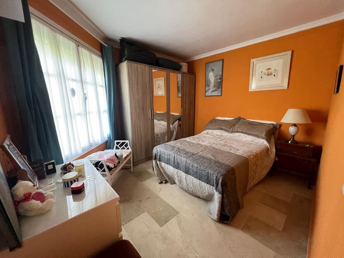 2 soveværelse Lejlighed til salg i El Paraiso med swimmingpool garage - € 299.950 (Ref: 9438788)