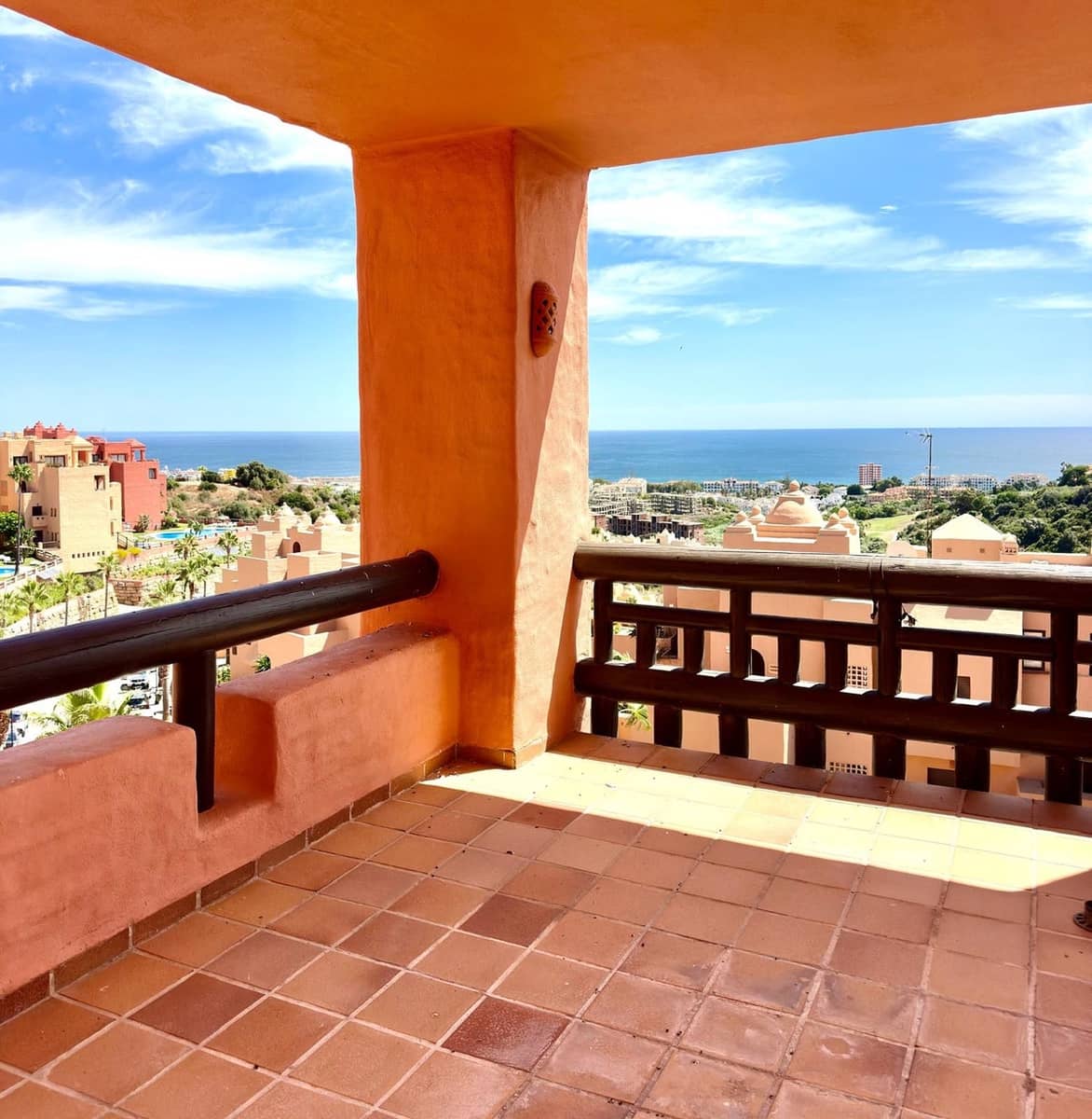 3 makuuhuone Kattohuoneisto myytävänä paikassa La Duquesa / Puerto de la Duquesa mukana uima-altaan 
autotalli - 550 000 € (Ref: 9438789)