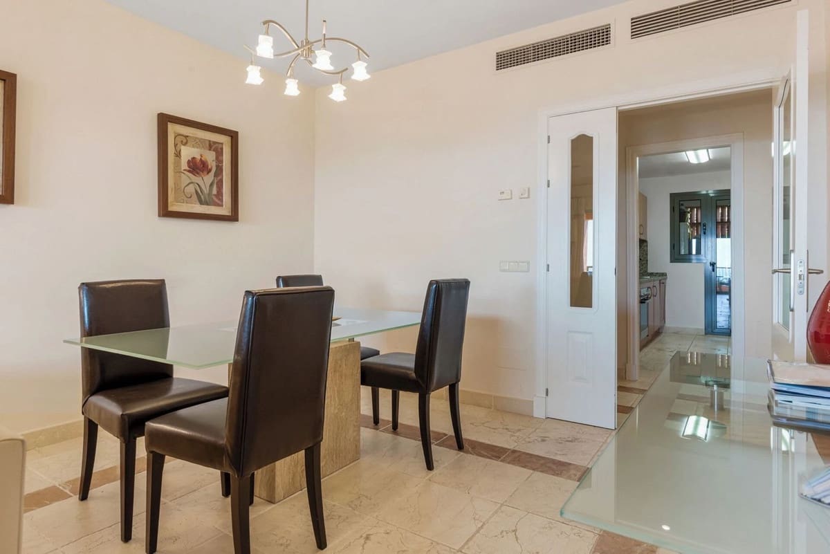 2 makuuhuone Huoneisto myytävänä paikassa Los Flamingos mukana uima-altaan 
autotalli - 549 000 € (Ref: 9442823)