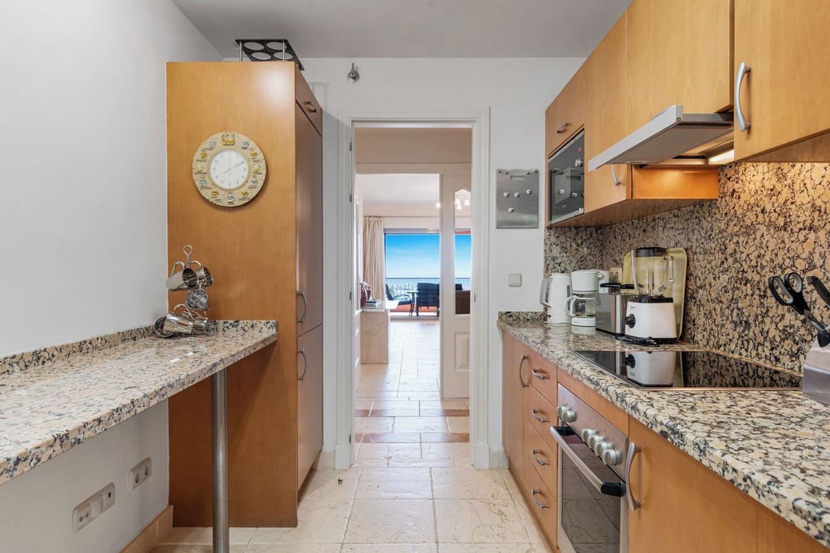 2 makuuhuone Huoneisto myytävänä paikassa Los Flamingos mukana uima-altaan 
autotalli - 549 000 € (Ref: 9442823)