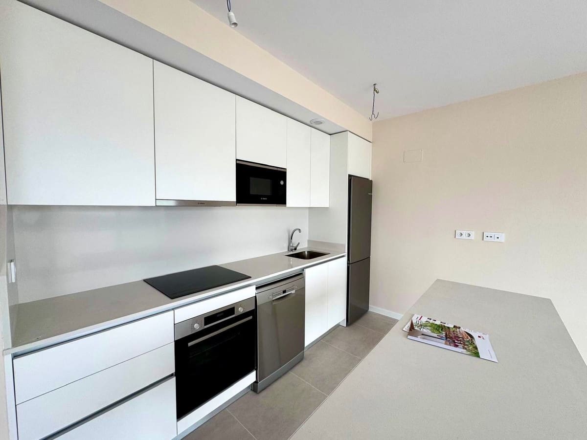 2 soverom Leilighet til salgs i Bel-Air med svømmebasseng garasje - € 530 000 (Ref: 9442824)