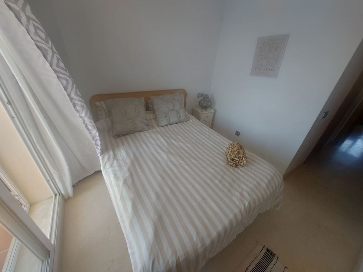 2 soveværelse Lejlighed til salg i La Duquesa / Puerto de la Duquesa med swimmingpool garage - € 275.000 (Ref: 9444647)