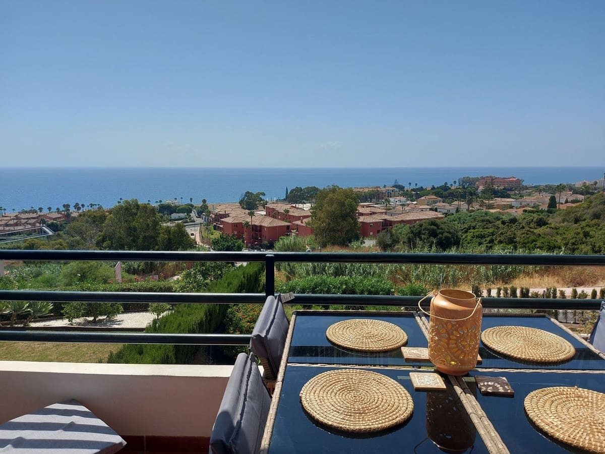 2 soveværelse Lejlighed til salg i La Duquesa / Puerto de la Duquesa med swimmingpool garage - € 275.000 (Ref: 9444647)