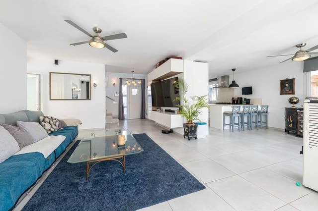 3 soveværelse Villa til salg i Costalita, Estepona med swimmingpool garage - € 1.600.000 (Ref: 9444648)