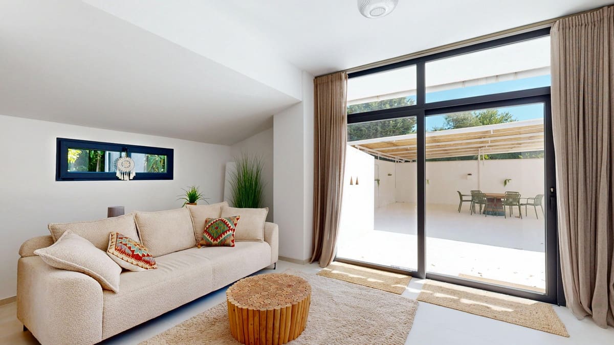 3 quarto Moradia para venda em Estepona com piscina garagem - 1 495 000 € (Ref: 9444649)