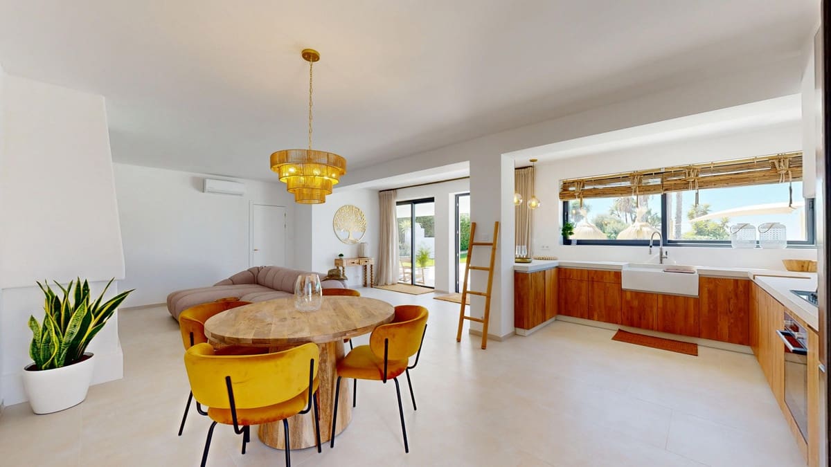 3 quarto Moradia para venda em Estepona com piscina garagem - 1 495 000 € (Ref: 9444649)