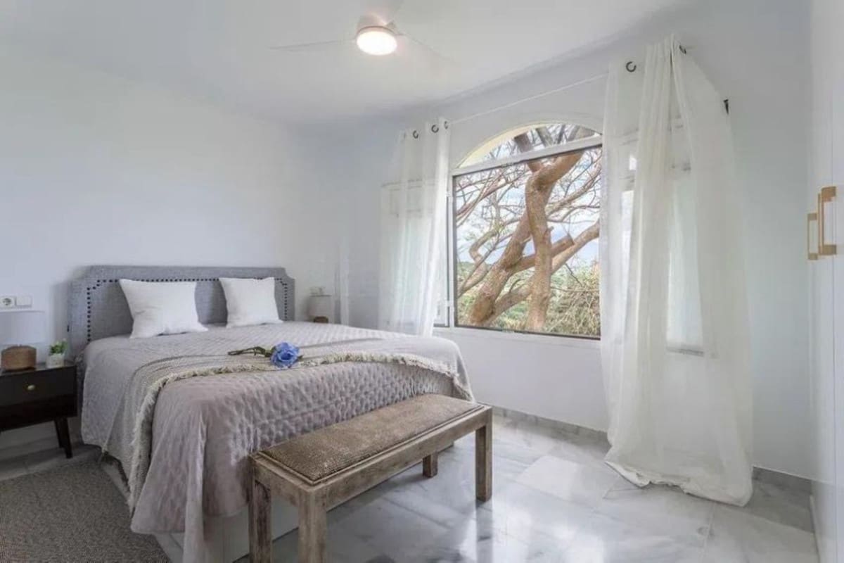 3 sypialnia Apartament na sprzedaż w Manilva z basenem - 332 000 € (Ref: 9444860)