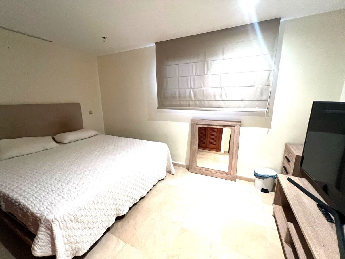 5 sypialnia Dom na sprzedaż w Riviera del Sol z basenem garażem - 495 000 € (Ref: 9446973)