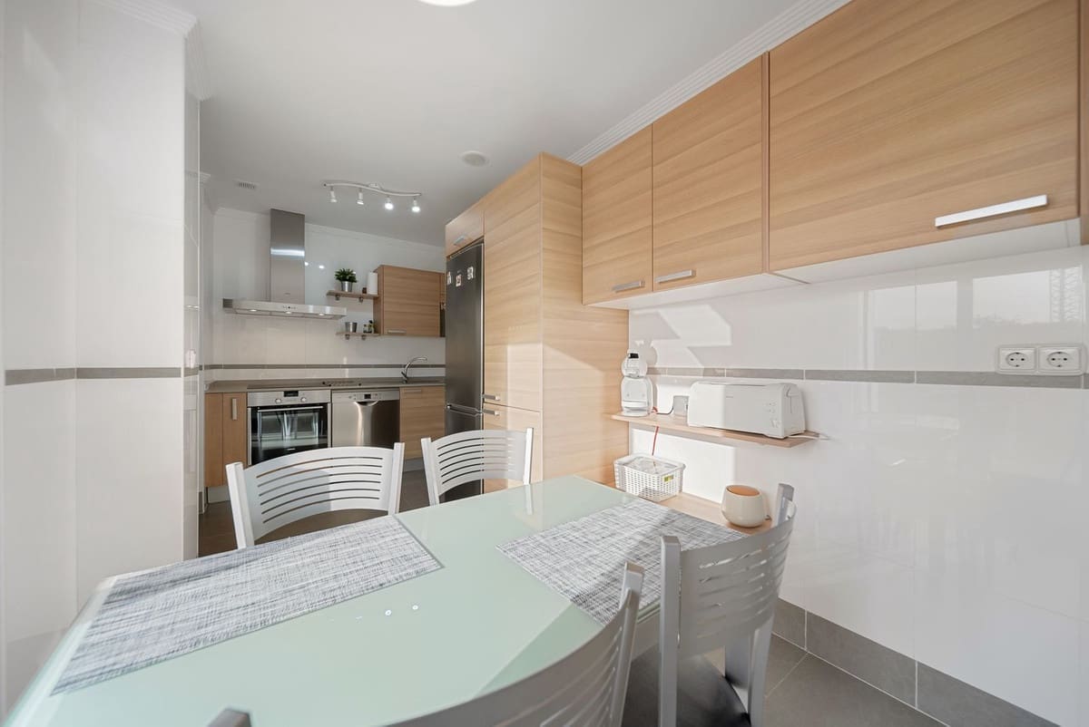 2 soverom Leilighet til salgs i Bahia de Casares med svømmebasseng garasje - € 370 000 (Ref: 9446975)