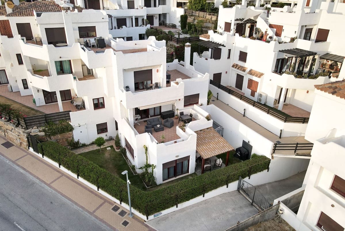 2 soverom Leilighet til salgs i Bahia de Casares med svømmebasseng garasje - € 370 000 (Ref: 9446975)