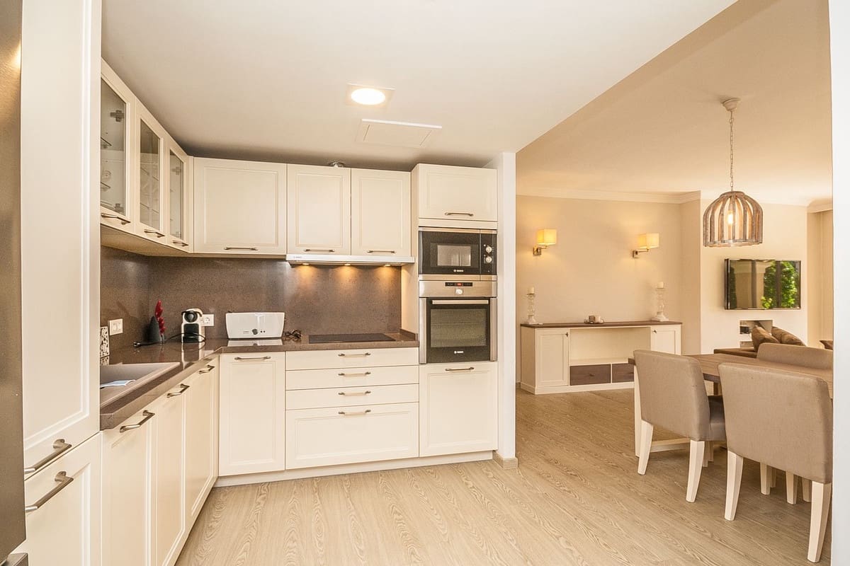 2 soverom Leilighet til salgs i Elviria med svømmebasseng - € 569 000 (Ref: 9449649)